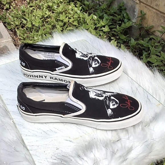 Vans + Johnny Ramone Graphic Signature Black Classic Shoes Unisex M6.5, W8 - Picture 8 of 16